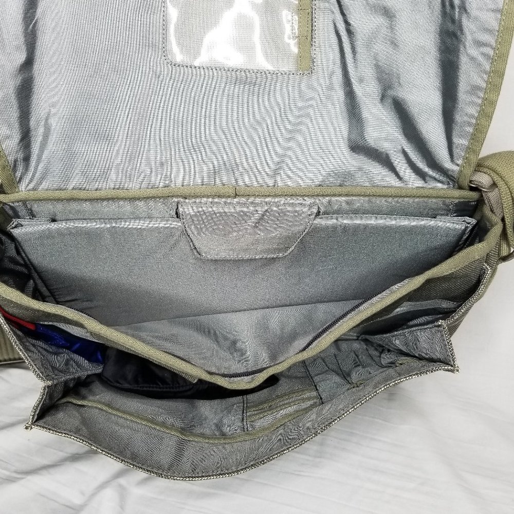 Think Tank Photo Retrospective Laptop Case 15L - Picture 13 of 16